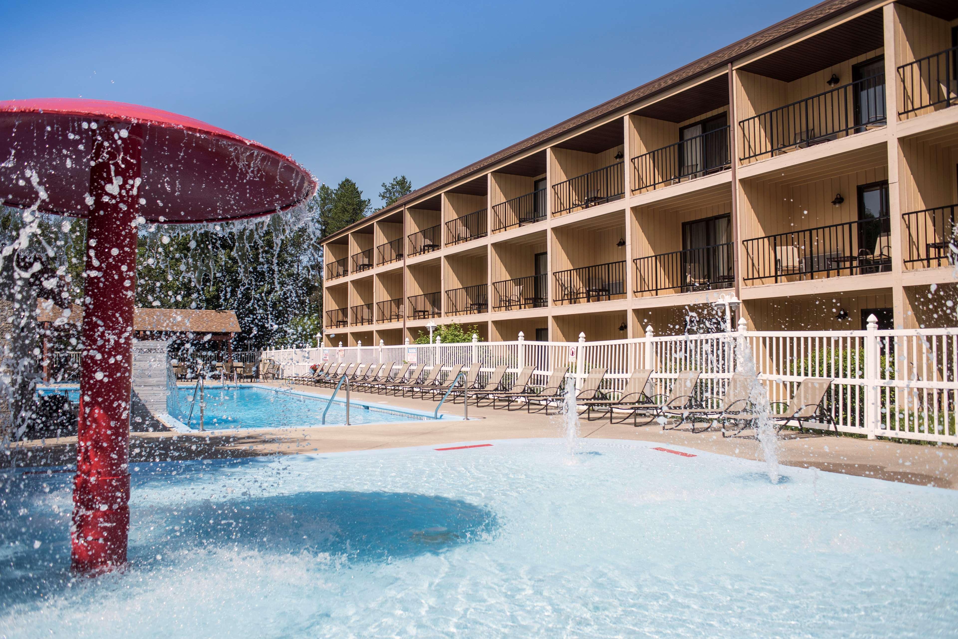 Best Western Ambassador Inn&Suites Wisconsin Dells Exterior foto