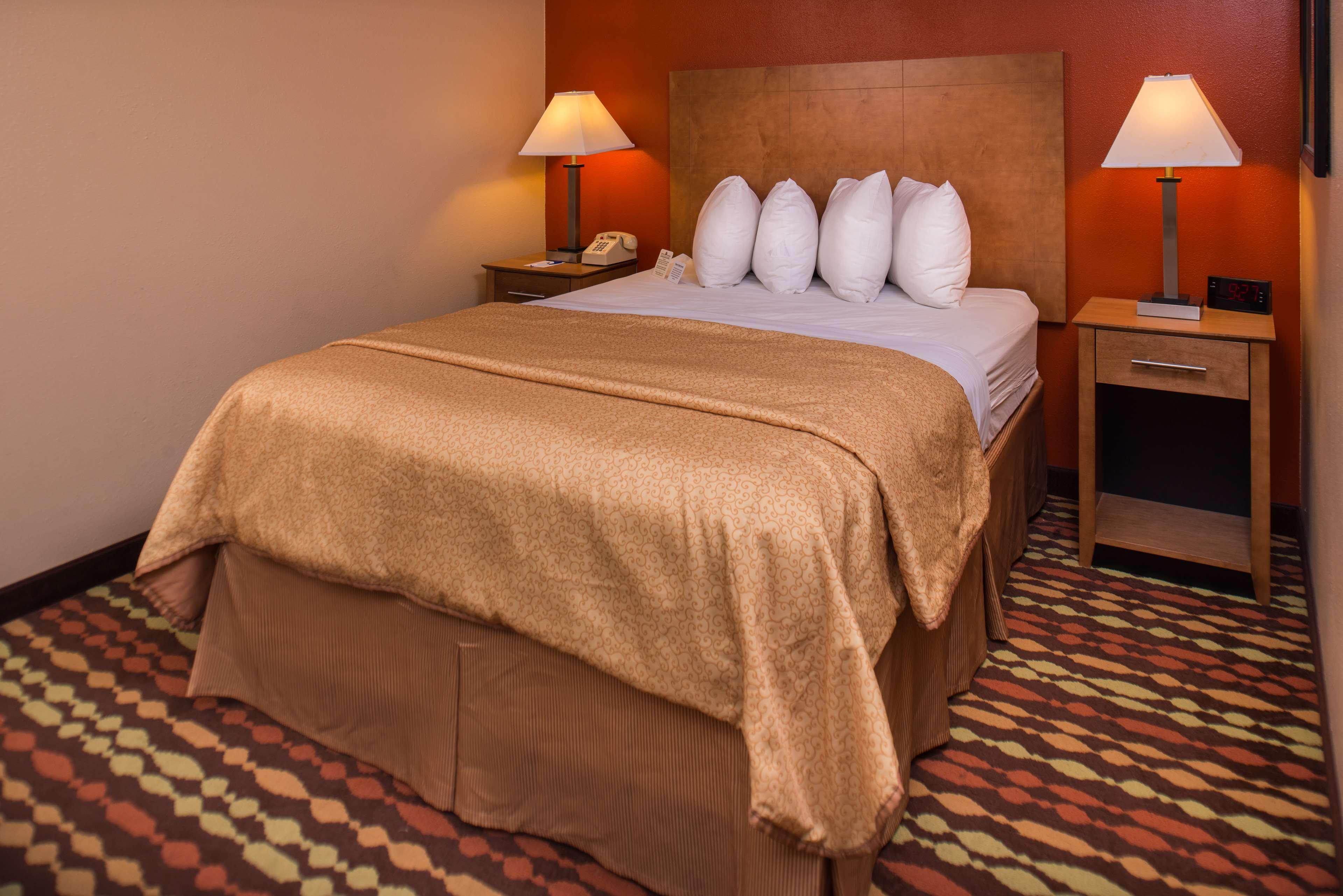 Best Western Ambassador Inn&Suites Wisconsin Dells Exterior foto